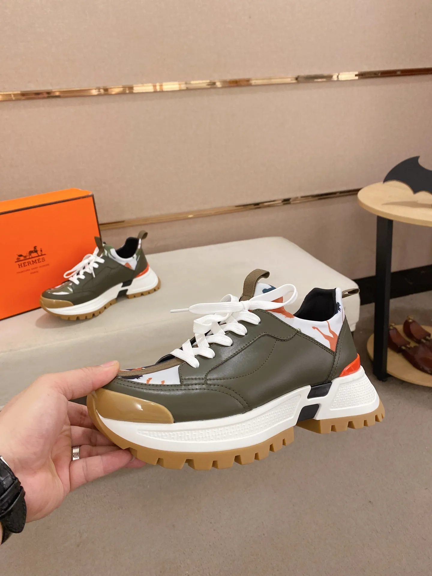 Men's clothing and shoes💰: 600💰《HERMES》【Classic original order·Version】Hermès; top 🔝purchasing agent🔍🔍men's latest 🇺🇸 counter sales simultaneously, imported from Italy original ▲▲cowhide ▲▲ (high-end, nobility, class) ) Exquisite workmanship (Italian 🇮🇹 imported water-dyed 🐂 cowhide lining) sole: original sole provided by the original factory, ⚠️exclusive double-layer activity·TPR·rubber·combined molded outsole; super comfortable·wear-resistant·non-slip·environmental protection The real thing is more beautiful if you take the real thing (high quality, follow the order). You can enter and exit the counter at will * Number of yards: 38-44 (can be customized 45-46, non-returnable)